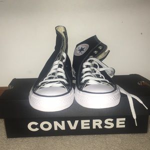 New, never worn black converse